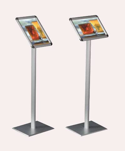 Tek ayaklı dikey rondolu A4 menuboard 21x30 cm